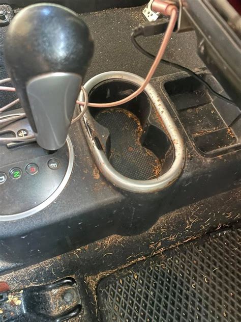 Hot girl đem xe sang đi rửa hình ảnh bên trong khiến dân mạng thốt lên Không thể tin