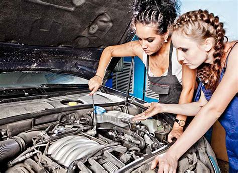 What Are the Benefits to Taking Auto Mechanic Courses? » Stratford ...