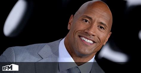 Dwayne Johnson Pede Que A Sua Est Tua De Cera Seja Alterada Devido