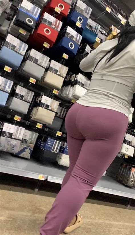 Oc Milf With Juicy Ass In Leggings Spandex Leggings Yoga Pants Forum