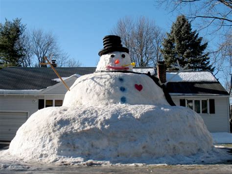 The Giant Snowman of Guilderland | All Over Albany