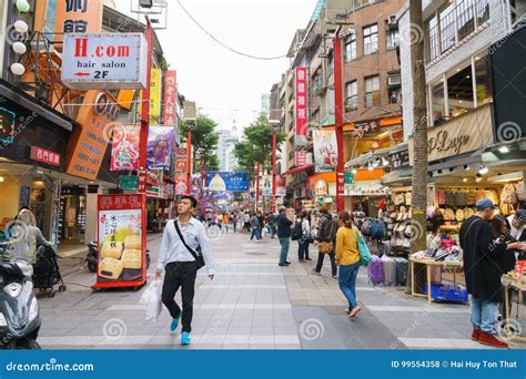 西门町购物街道的天场面在台北市 编辑类库存照片 图片 包括有 日语 部门 繁忙 地区 二头肌 奔忙 99554358