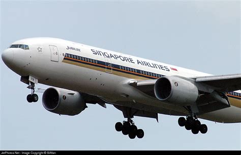 9V SVN Boeing 777 212 ER Singapore Airlines Mischa Oordijk