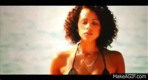 Furious Hot Bikini Scene Nathalie Emmanuel Fast And Furious On Make A