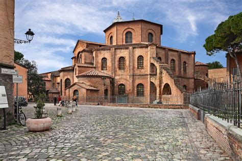 R Vena Qu Ver En La Ciudad De Emilia Roma A Italia It