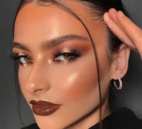 Your Ultimate Guide To 90s Brown Lipstick 9 Ways To Wear It This Fall Brown Lipstick Makeup