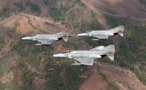 ‘There won’t be another like it’: South Korean F-4 Phantom IIs drop ...