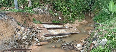 淡边石山路往甘榜格鲁村庄 耗10万钢骨桥竣工 地方