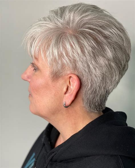 26 Trendiest Pixie Haircuts For Women Over 50