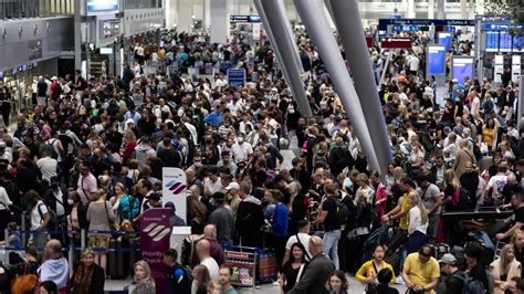 Streik Mehrere Fl Ge Am D Sseldorfer Flughafen Gestrichen