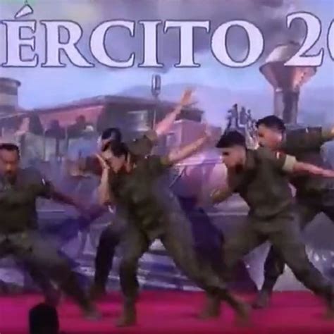 El ridículo y viral baile de los premios del Ejército que ha indignado