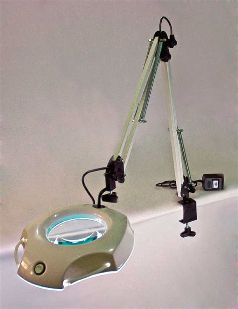 Lupa De Mesa Bancada Rmbi X C Bifocal V Rmbi Led