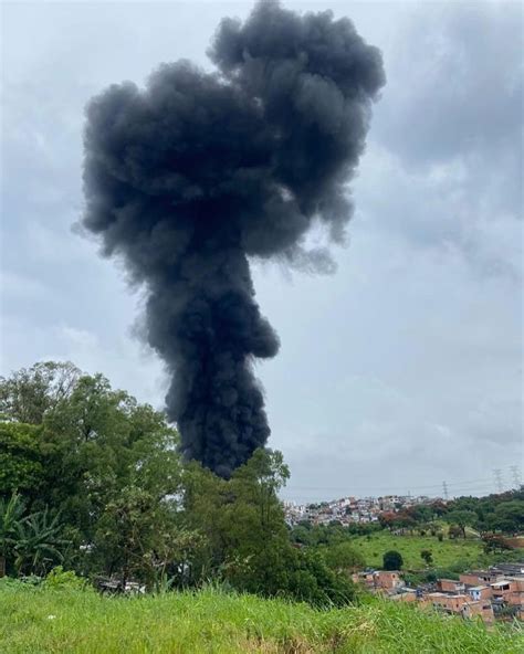 Incêndio atinge empresa de reciclagem de óleo no Santa Rita Osasco