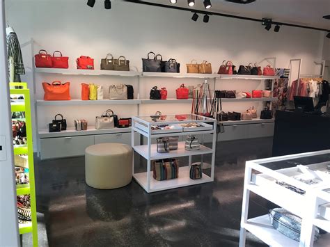 Tienda Outlet de Bimba y Lola • Las Rozas Village