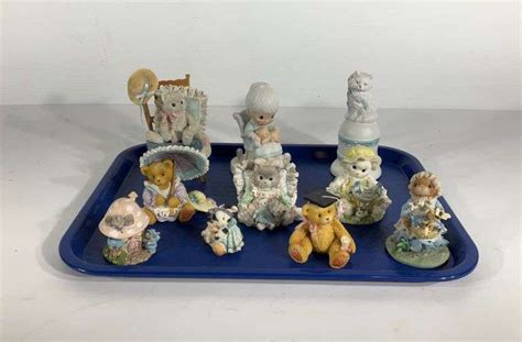 Enesco figurines plus others - Hash Auctions
