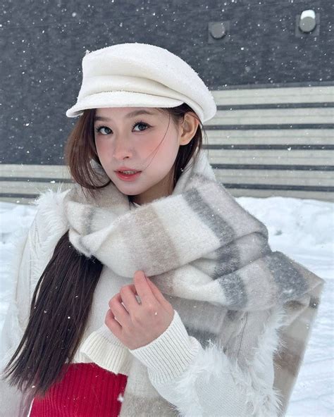 Hot girl giọng điệu diện bikini khoe dáng giữa trời tuyết Genzlife