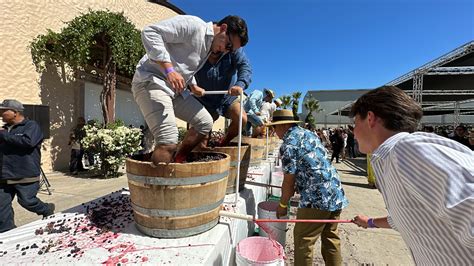 VIDEO Realizan Fiesta De La Vendimia De Valle De Guadalupe Uniradio