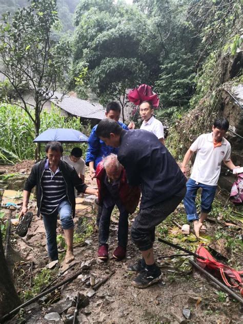 沿沧河河水猛涨 土地乡紧急转移被困群众 上游新闻 汇聚向上的力量