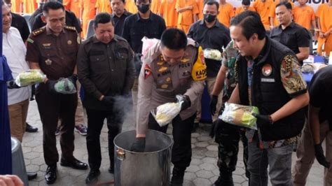 Polda Riau Musnahkan 25 Kilogran Narkoba Dan 74 Ribu Pil Ekstasi