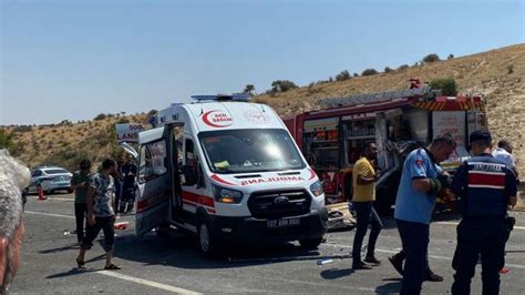 Tragedia En Turqu A Bus Choca Con Ambulancia Y Deja Muertos Hch Tv