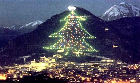 A Gubbio è già Natale con l albero più grande del mondo MyTakeIt