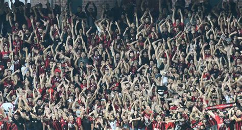 Torcida Do Athletico Esgota Ingressos Para O Atletiba Banda B