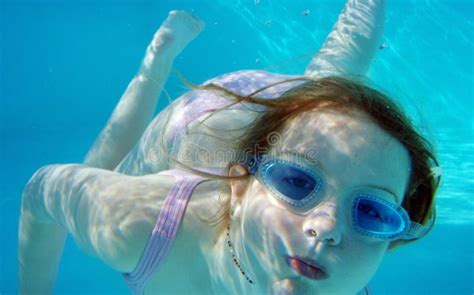 Girl Swimming Underwater Stock Image Image Of Competition 7138565