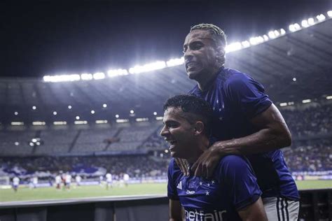 Atuações ENM Cruzeiro engata segunda vitória seguida em duelo contra o