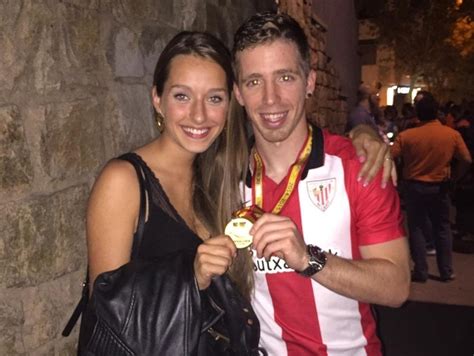 Athletic Club Novia De Muniain Apoya Al Jugador Caso Torbe