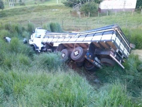 Caminhoneiros Se Envolvem Em Grave Acidente Na Br Pr Ximo Patos