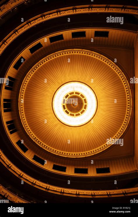 Vienna opera house interior hi-res stock photography and images - Alamy