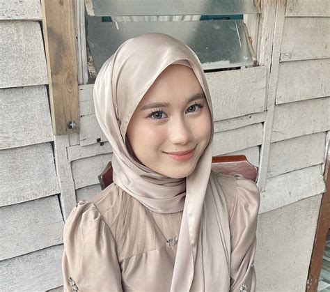 Nude Brown Satin Luxe Silk Selendang Cakenis Duck Pizzascarf Tudung People Tudung Ruffle Swan
