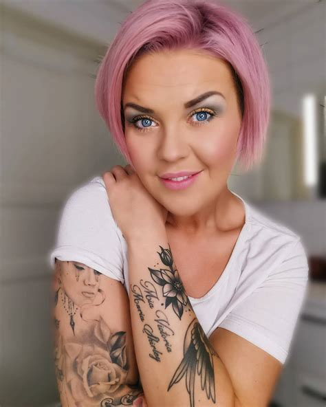 Top 33 Short Pink Hair Color Inspirations