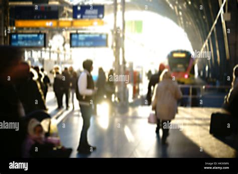 Timetable frankfurt train station hi-res stock photography and images ...