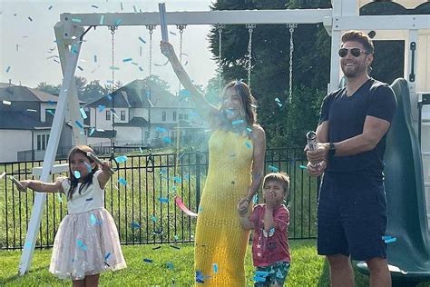 Pregnant Jana Kramer Reveals Sex of Baby with Fiancé Allan Russell