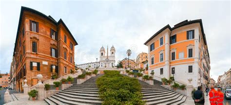 Pasos Espa Oles En Piazza Di Spagna Y La Iglesia De Monti Del Dei De