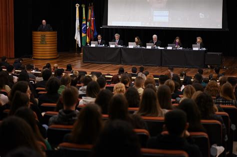 7ª Turma realiza sessão externa de julgamento para alunos da UCS