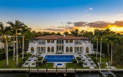 31 Million Waterfront Home In Coral Gables Photos Waterfront Homes