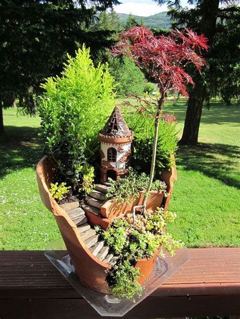 17 Broken Plant Pots That Have Been Transformed Into Wonderful Fairy