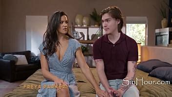 Penny Atrapado Guiando A Su Hijastro Hablando Sucio En Su Primera Cogida Xvideos