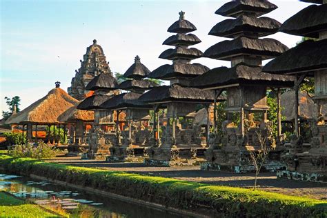 Revelion Circuit Singapore Ubud Si Plaja Bali Indonezia Zile