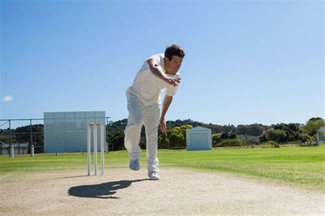 Learn the Knuckleball in Cricket - How Does the Slow Ball Work?