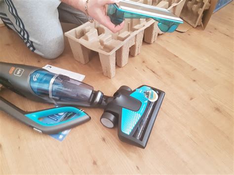 Philips PowerPro Aqua Cordless Vacuum and Mop Review | Playdays and Runways