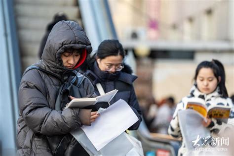 2025年全国硕士研究生考试开考，388万人报名腾讯新闻