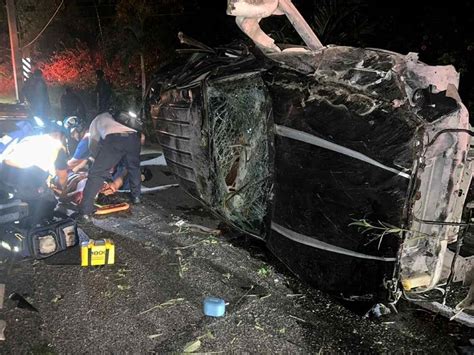 Varios Trabajadores Heridos Al Chocar Y Volcar Una Camioneta En La