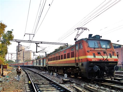 File:Bhubaneshwar Rajdhani Express.JPG