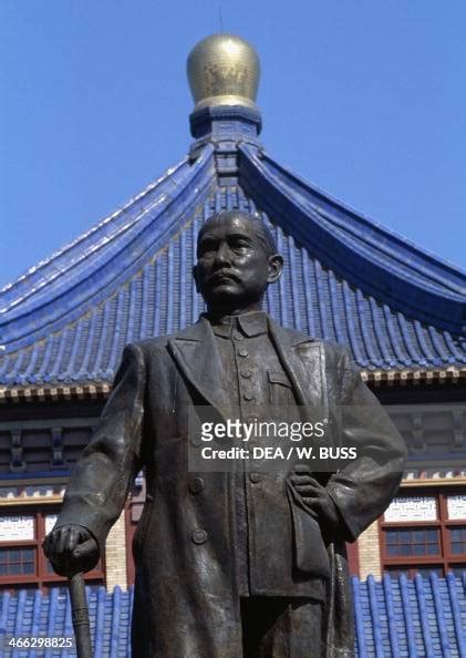 Statue Of Sun Yat Sen Sun Yat Sen Memorial Canton China News