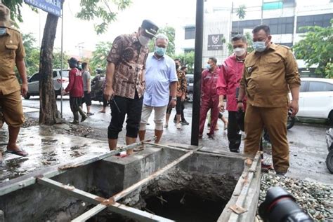 Pemkot Surabaya Buat Saluran Ke Kalimas Atasi Banjir Di Pusat Kota