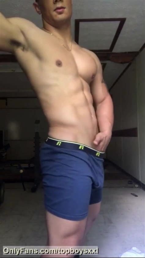 Horny Muscular Guy Jerking Off In Public Free Gay Porn E Xhamster