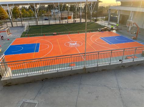 Nueva carpeta de polipropileno en nuestra cancha de básquetbol Boston